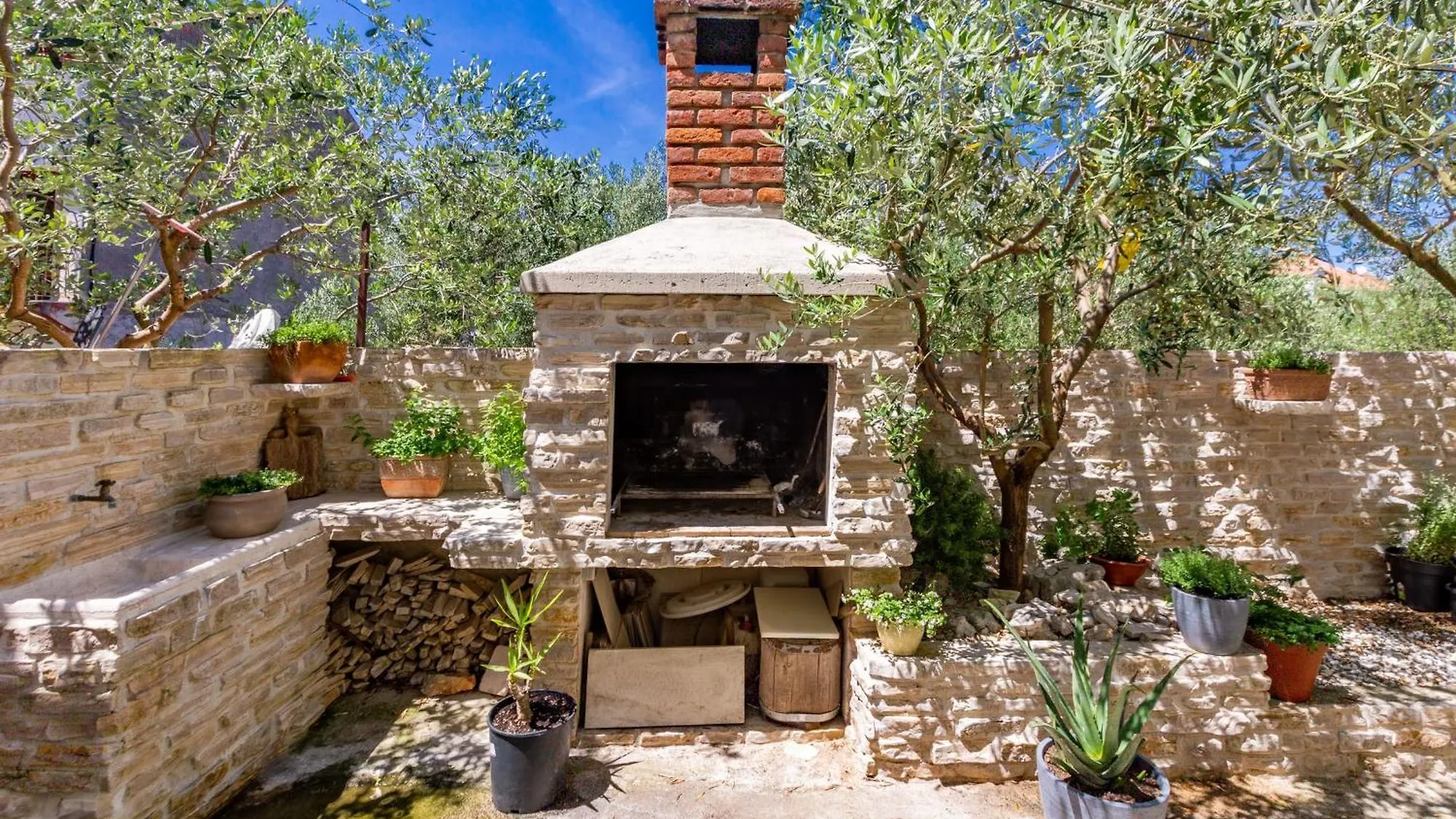Olive Three Bedroom Apartment Zadar