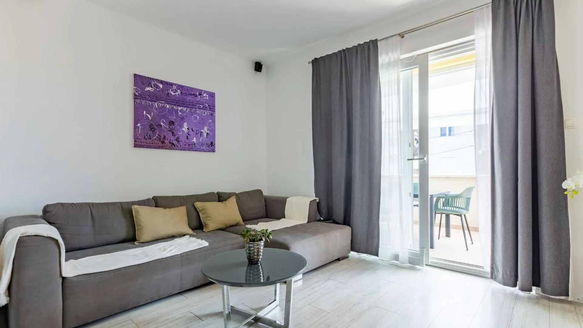 Olive Three Bedroom Apartment Zadar