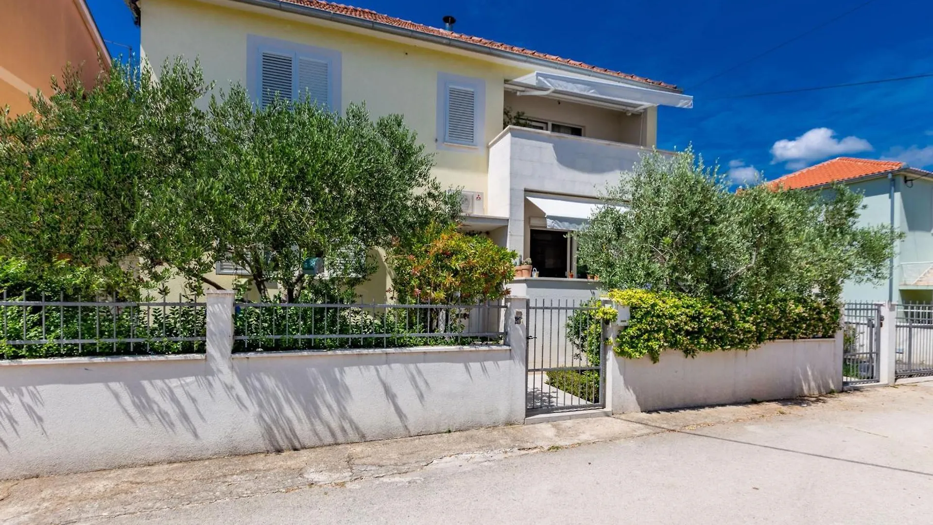 Olive Three Bedroom Apartment Zadar