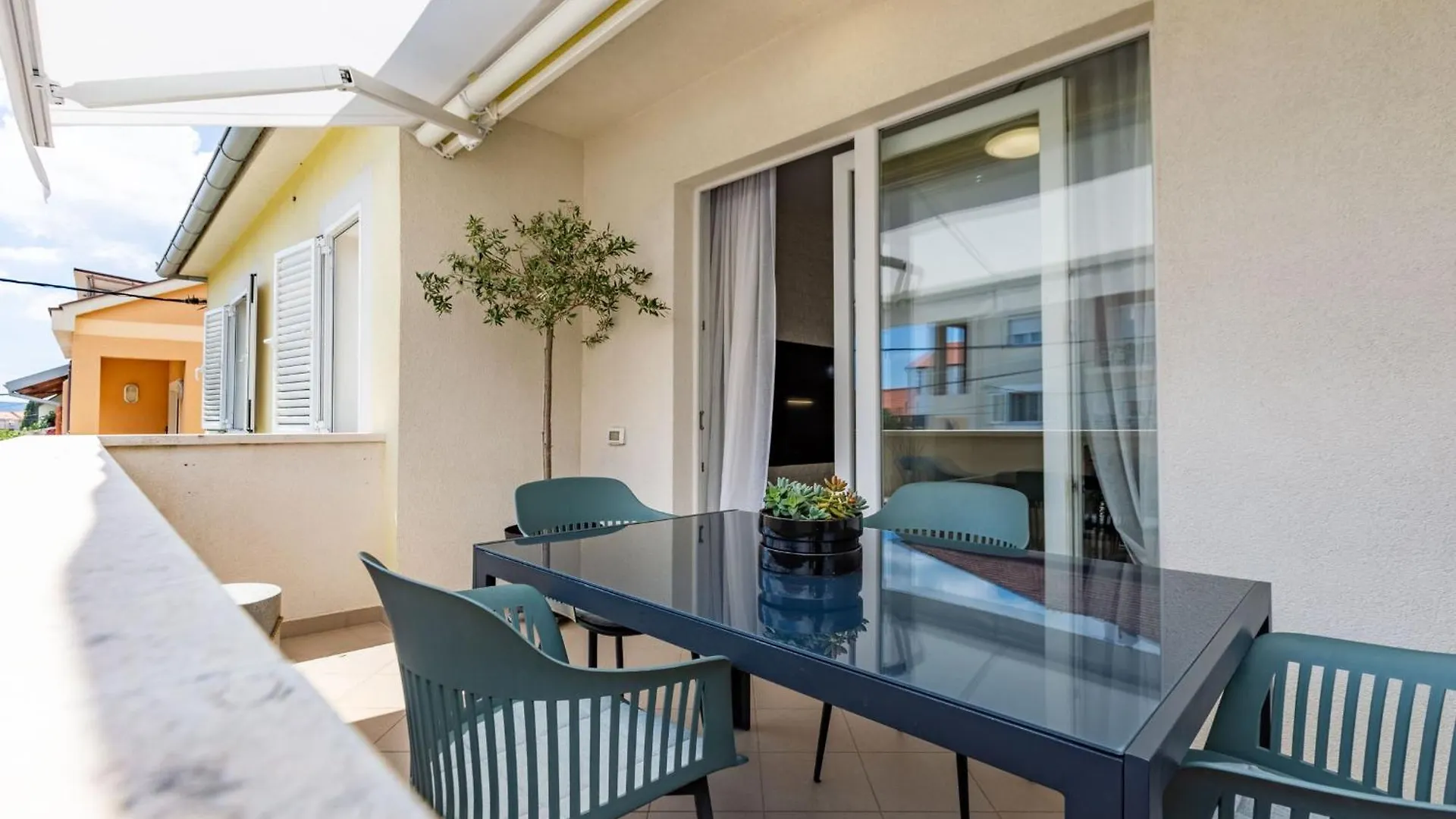 Olive Three Bedroom Apartment Zadar 0*,